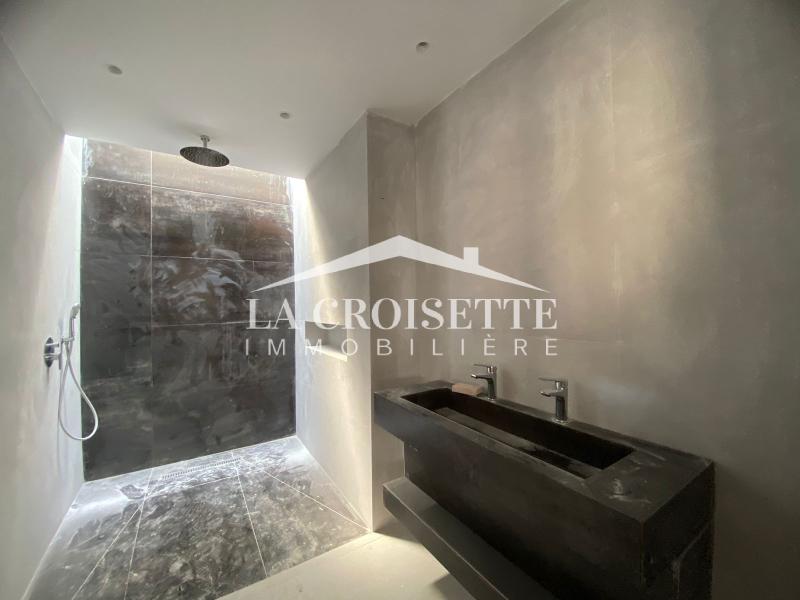 Duplex S+3 avec piscine couverte à Gammarth